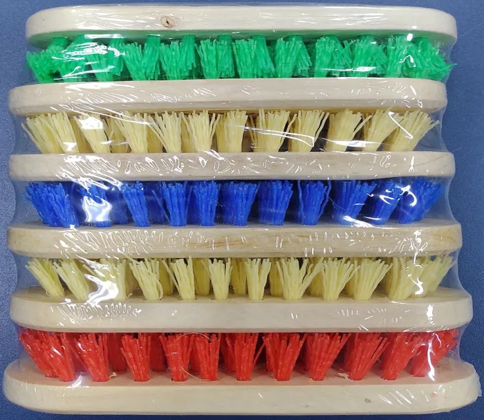 ESCOVA DE LAVA ROUPA H-502